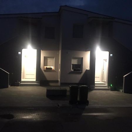 Apartman Petra 1 Vir Kültér fotó